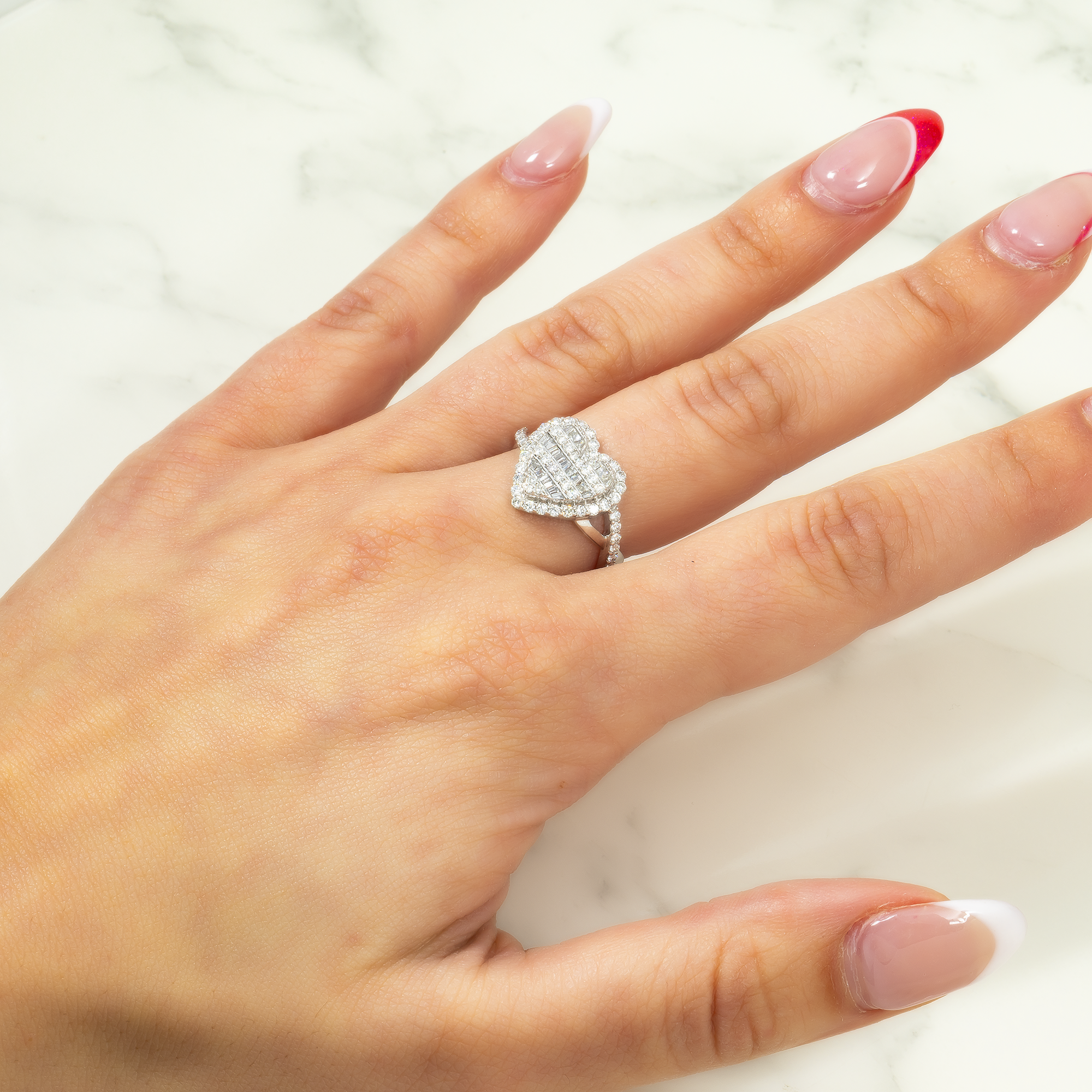 14K GOLD BAGUETTE AND ROUND DIAMOND HEART RING 0.92 CT