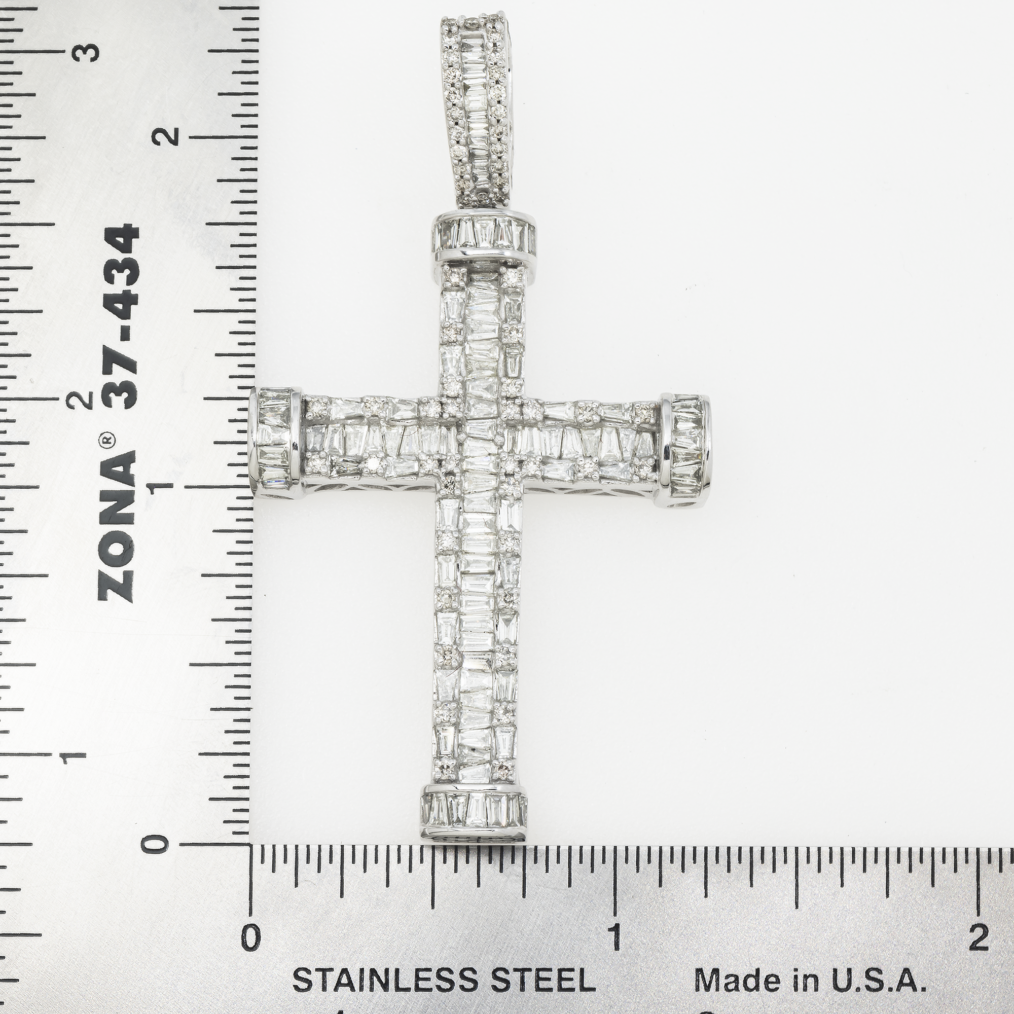 10K GOLD ROUND AND BAGUETTE DIAMOND CROSS PENDANT 3.00 CT