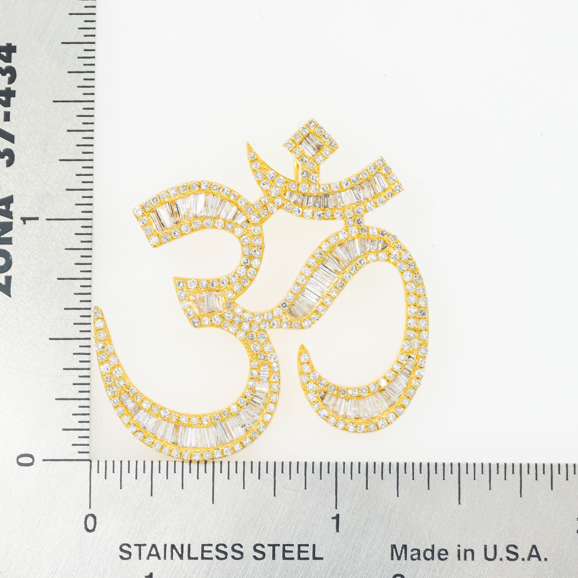 10K GOLD ROUND AND BAGUETTE DIAMOND ALLAH PENDANT 2.22 CT