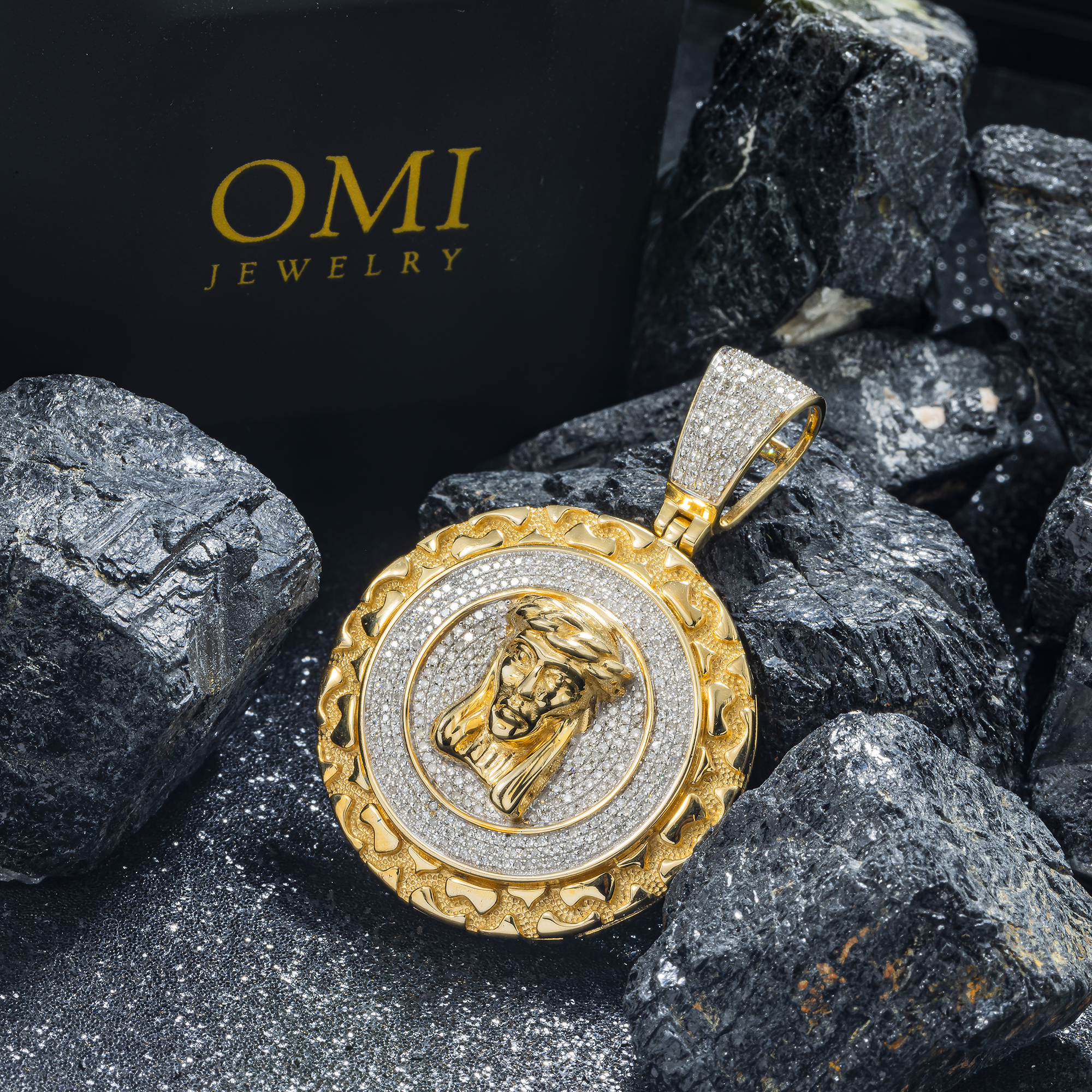10K GOLD DIAMOND JESUS HEAD MEDALLION COIN PENDANT 0.75 CT