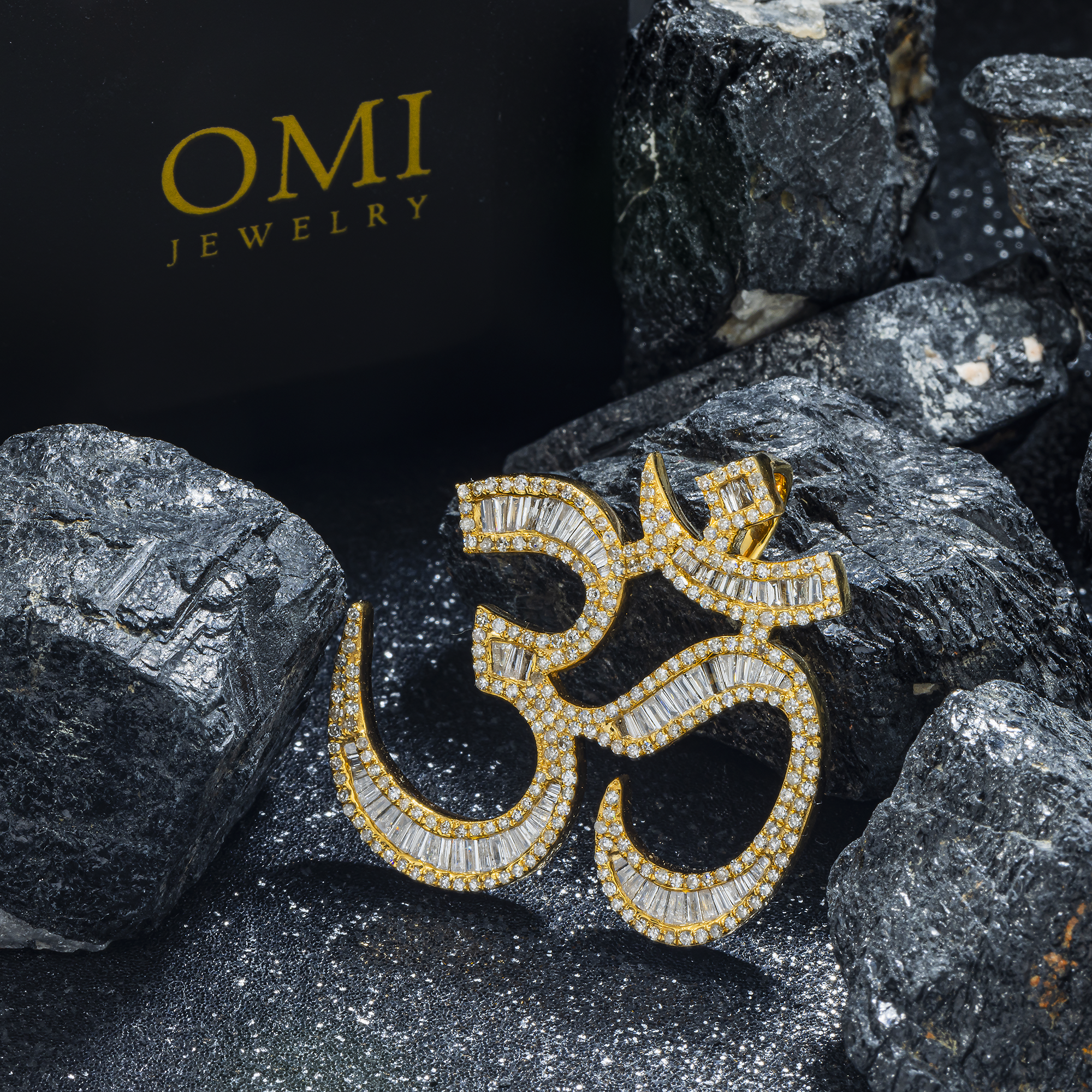 10K GOLD ROUND AND BAGUETTE DIAMOND ALLAH PENDANT 2.22 CT