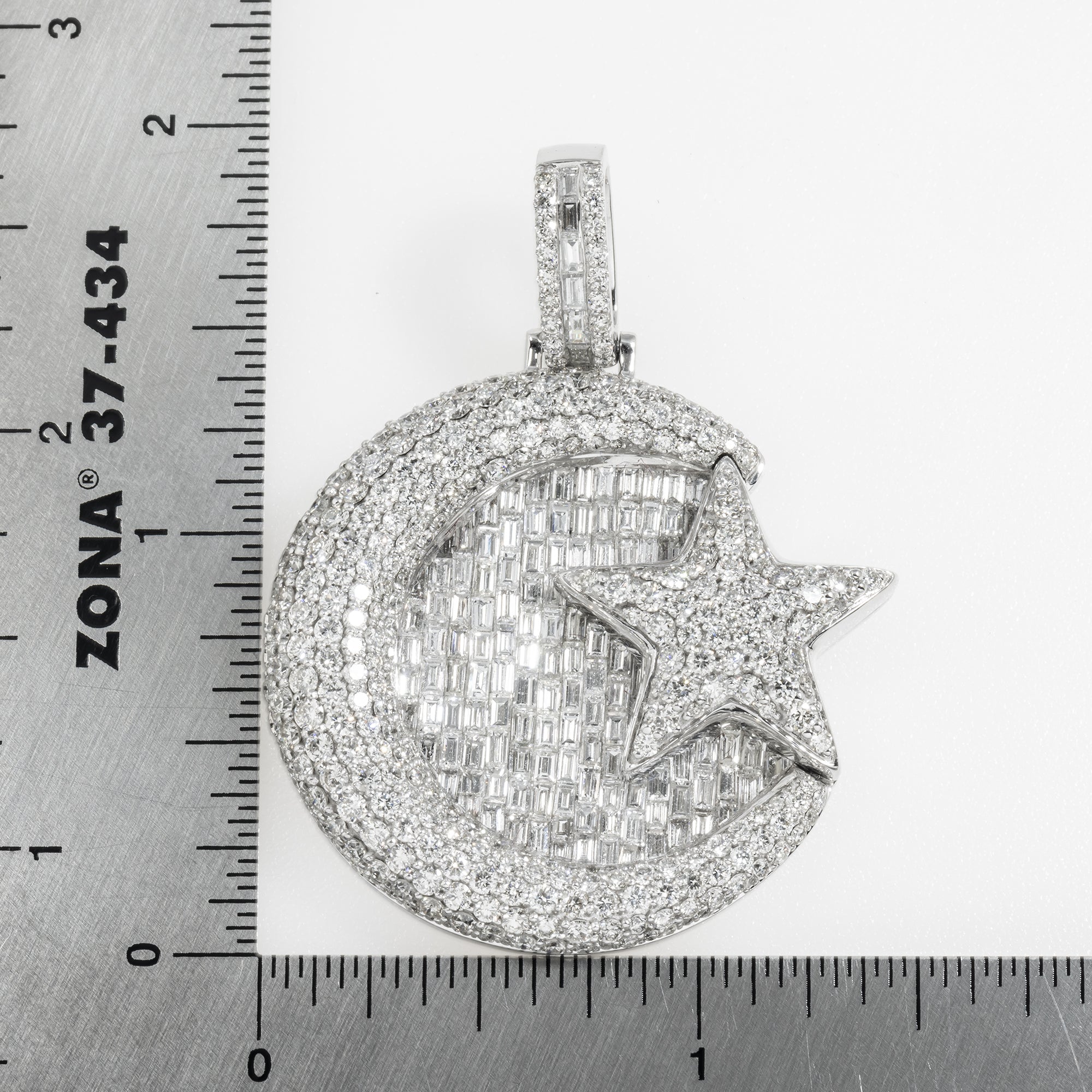 14K GOLD BAGUETTE DIAMOND CRESCENT MOON AND STAR PENDANT 7.50 CTW