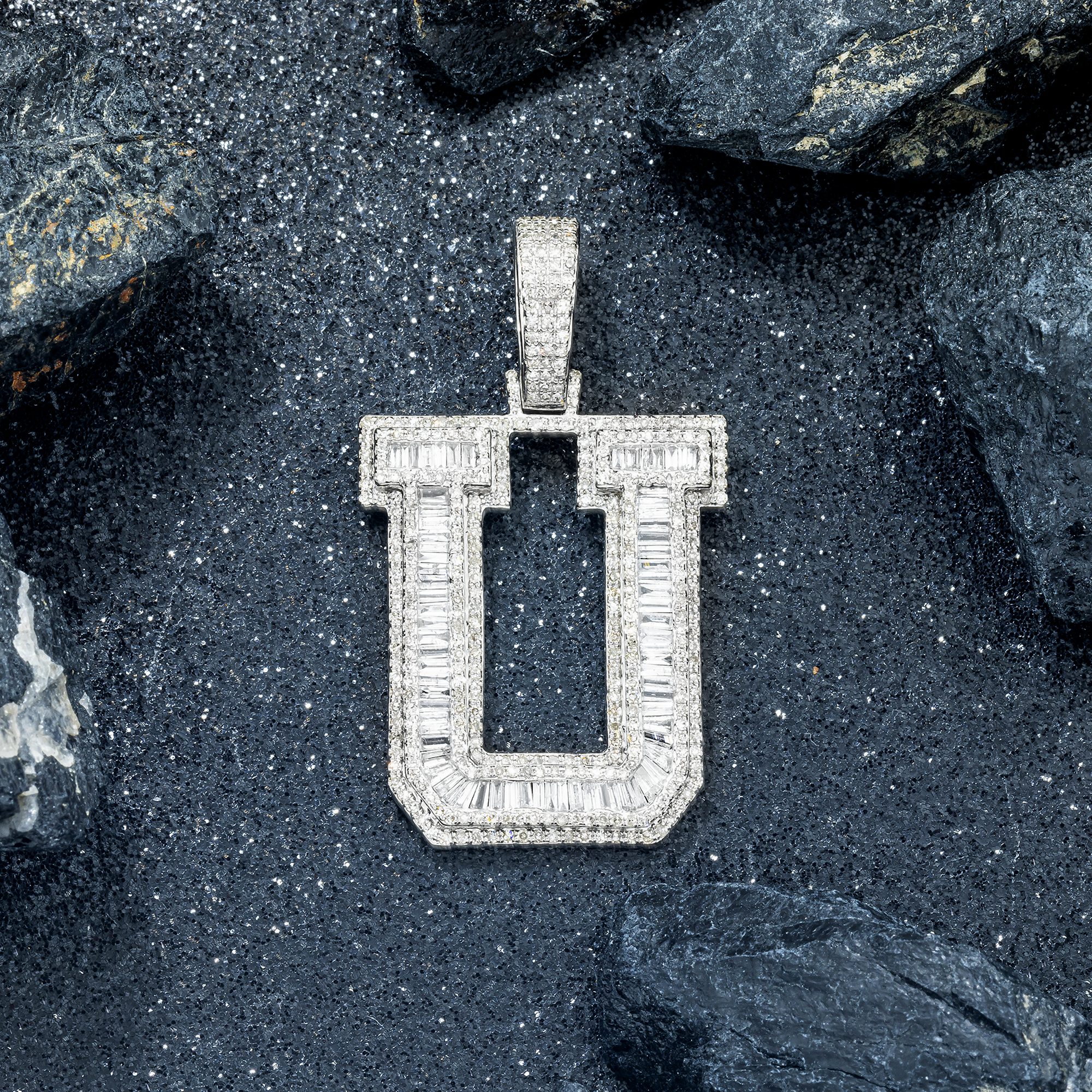 10K GOLD BAGUETTE AND ROUND DIAMOND INITIAL U PENDANT 2.43 CT