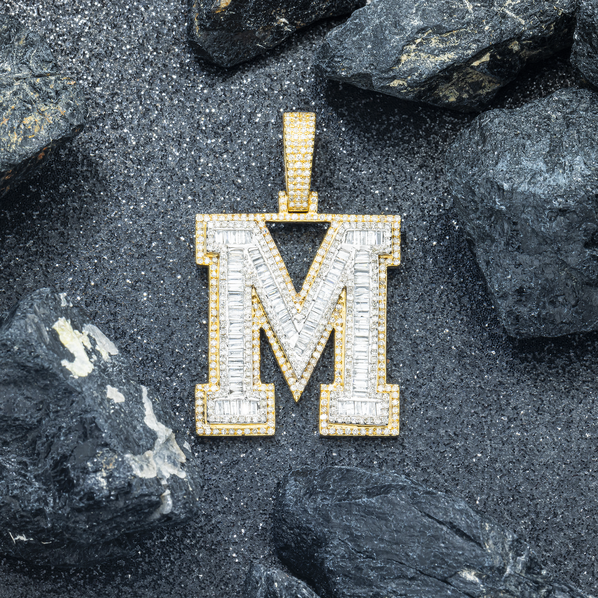 10K GOLD BAGUETTE AND ROUND DIAMOND INITIAL M PENDANT 2.75 CT