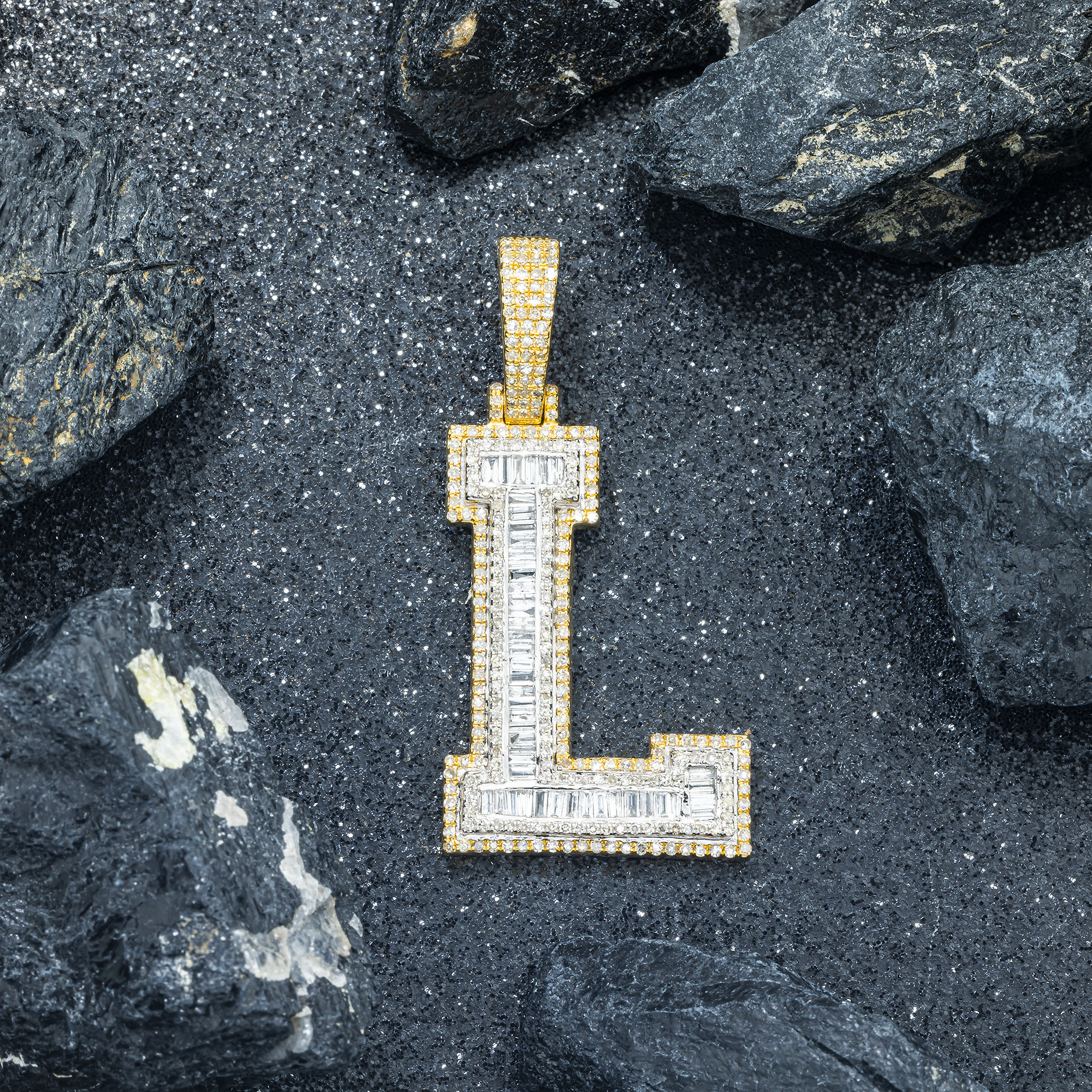 10K GOLD BAGUETTE AND ROUND DIAMOND INITIAL L PENDANT 1.65 CT