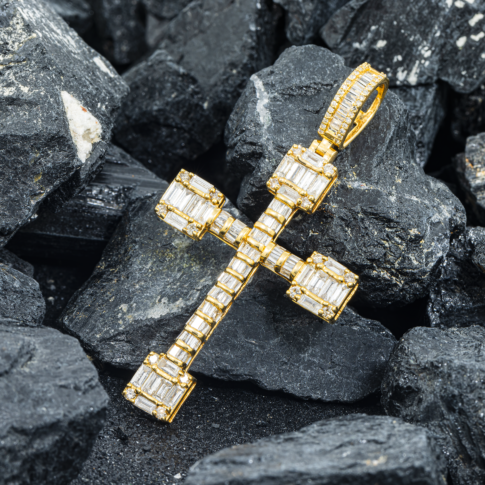 14K GOLD ROUND AND BAGUETTE DIAMOND CROSS PENDANT 3.38 CT