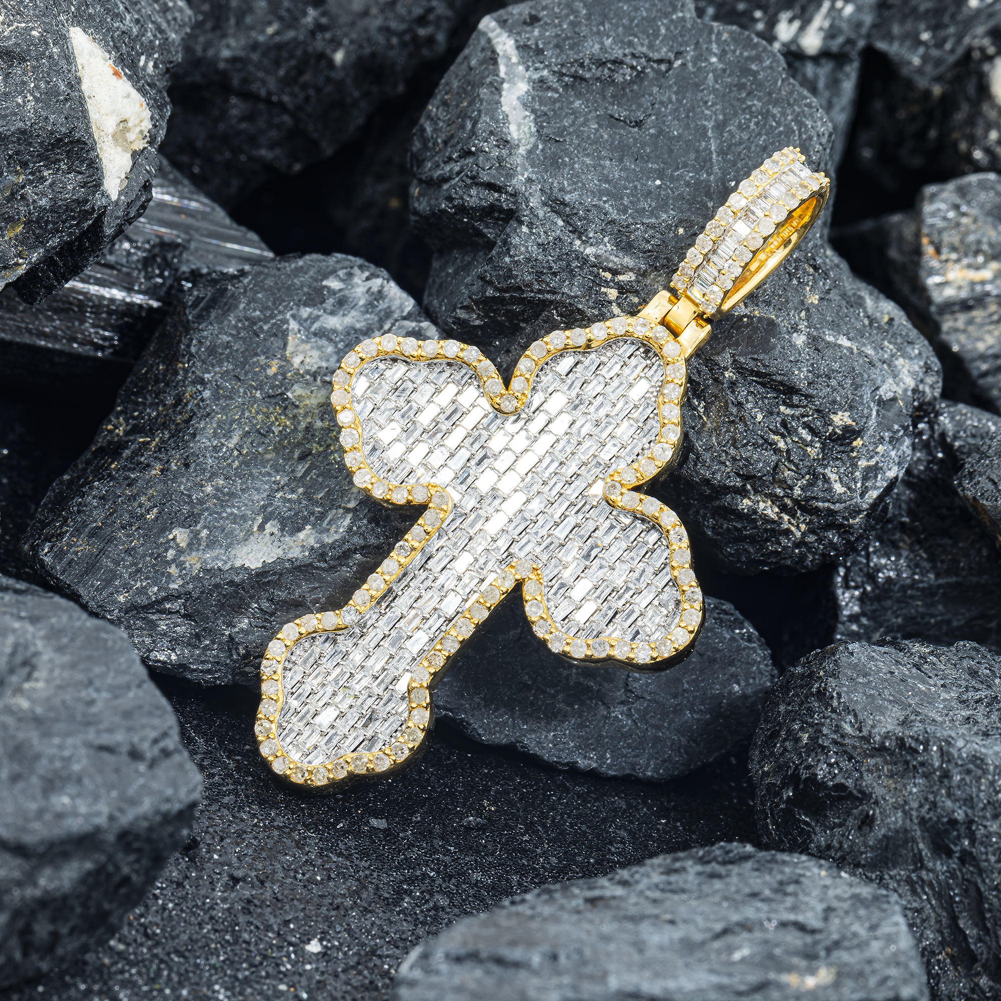 14K GOLD ROUND AND BAGUETTE DIAMOND CROSS PENDANT 2.88 CT