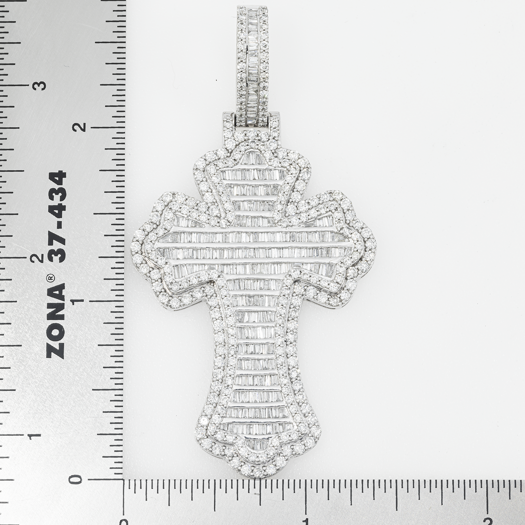 10K GOLD BAGUETTE AND ROUND DIAMOND FLEUR DE LIS CROSS PENDANT 4.45 CT