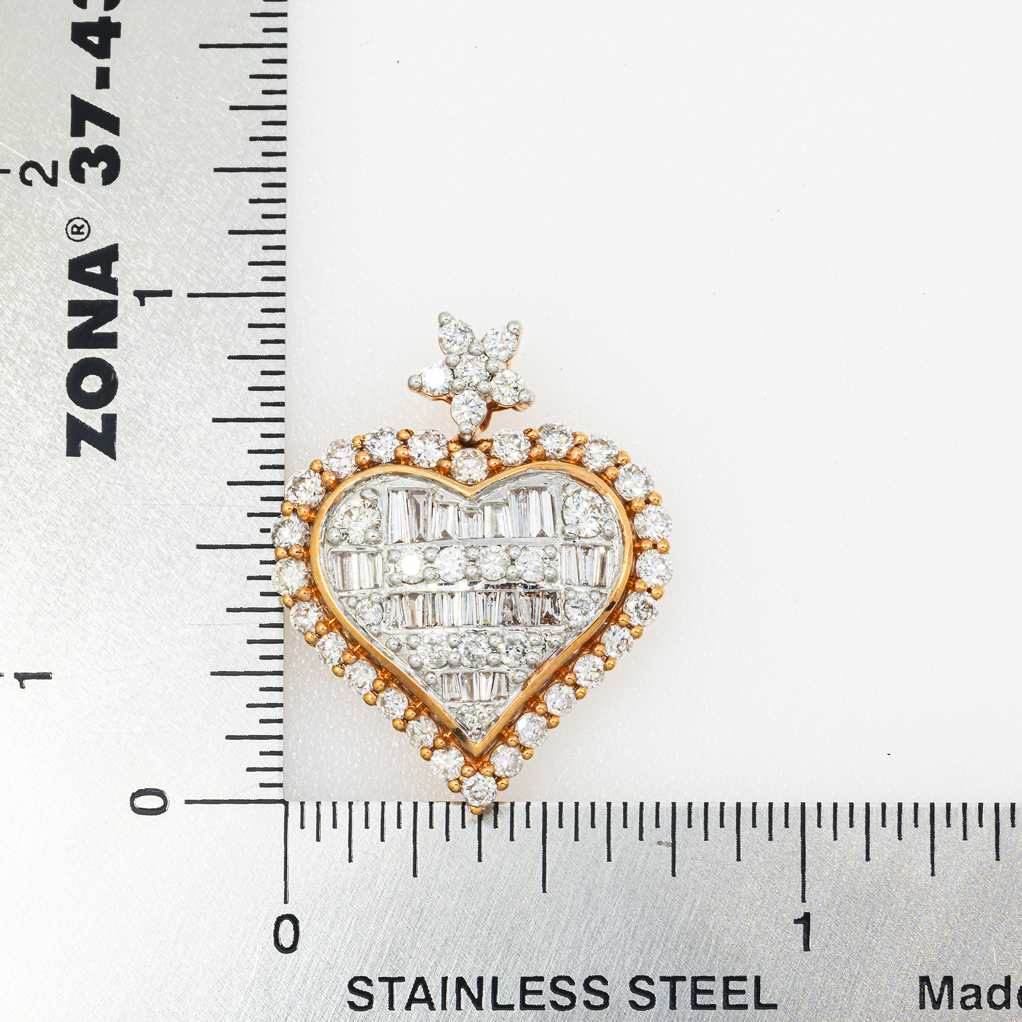 10K GOLD BAGUETTE AND ROUND DIAMOND HEART PENDANT 1.56 CT