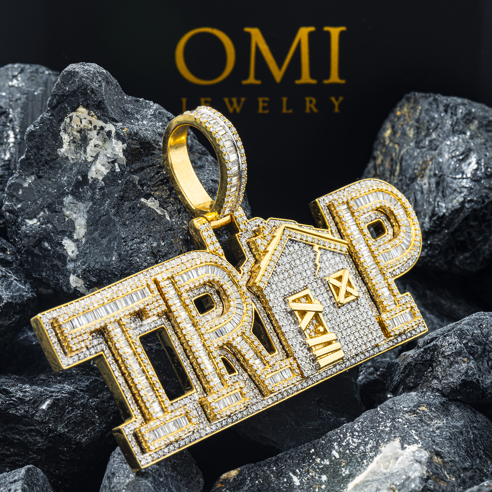 10K GOLD DIAMOND TRAP HOUSE WORD PENDANT 4.05 CT