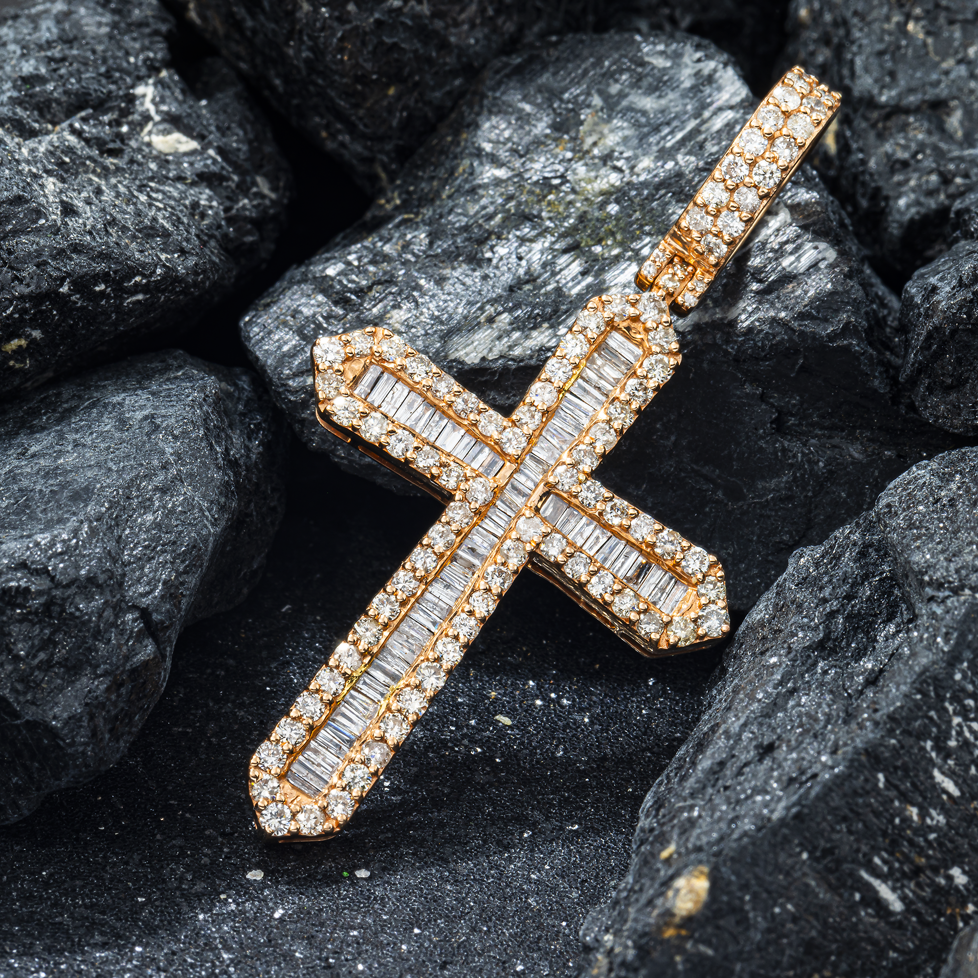 14K GOLD ROUND AND BAGUETTE DIAMOND CROSS PENDANT 2.54 CT