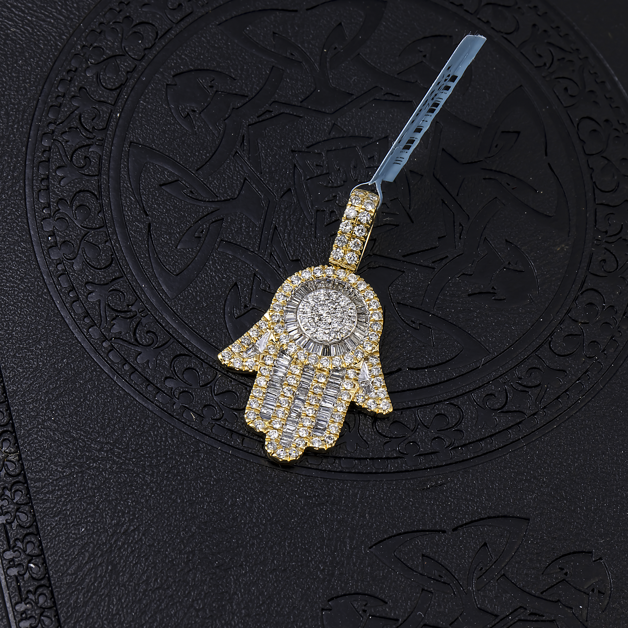 14K GOLD ROUND AND BAGUETTE DIAMOND HAMSA PENDANT 1.11 CT