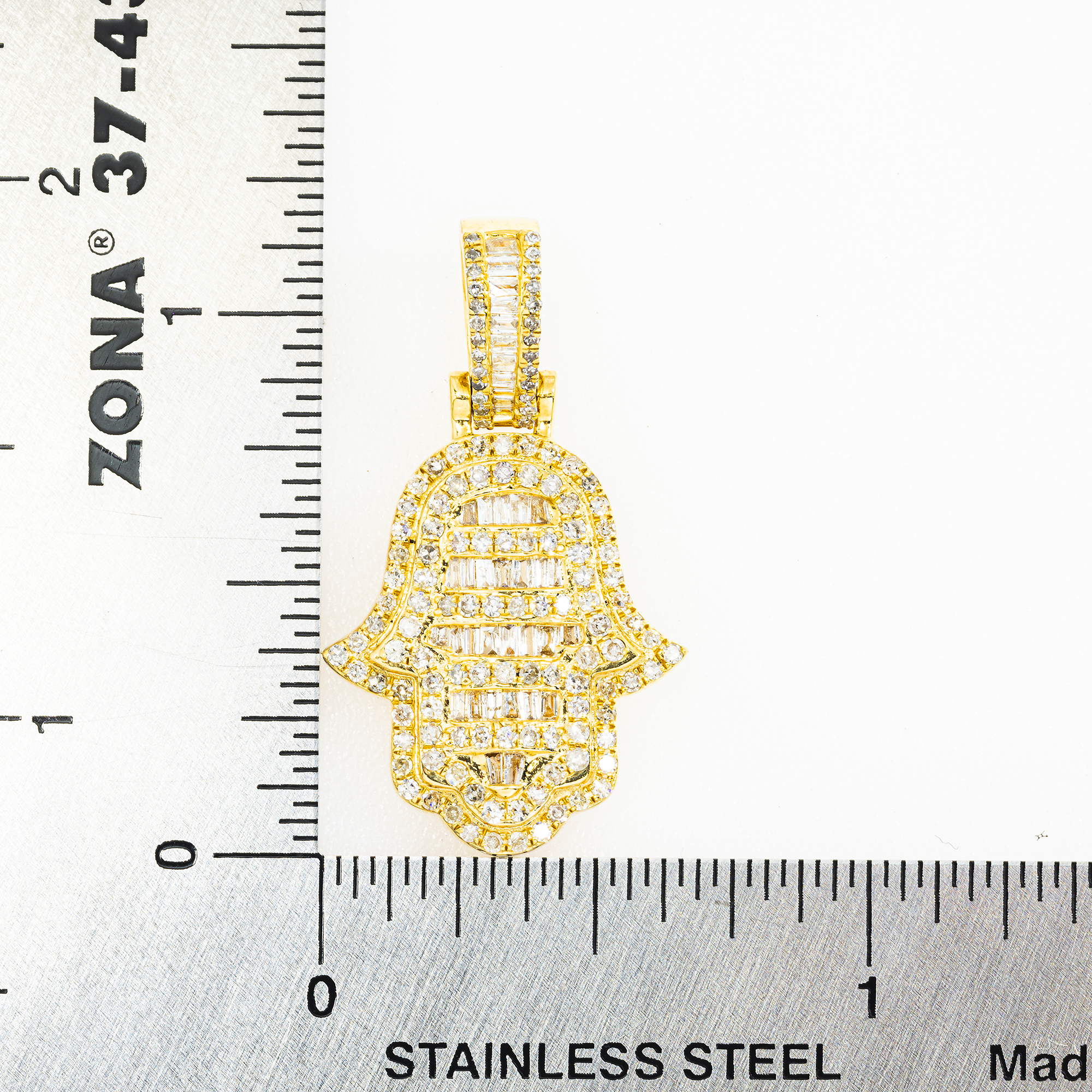 10K GOLD BAGUETTE AND ROUND DIAMOND HAMSA PENDANT 0.95 CT