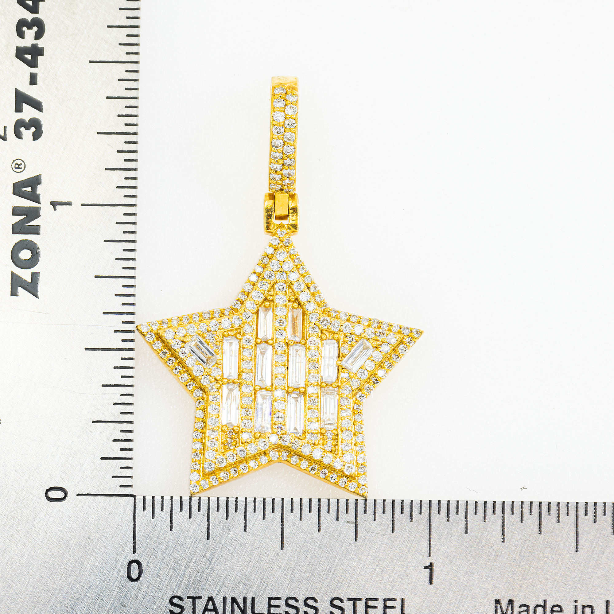 10K GOLD ROUND AND BAGUETTE DIAMOND STAR PENDANT 1.55 CT