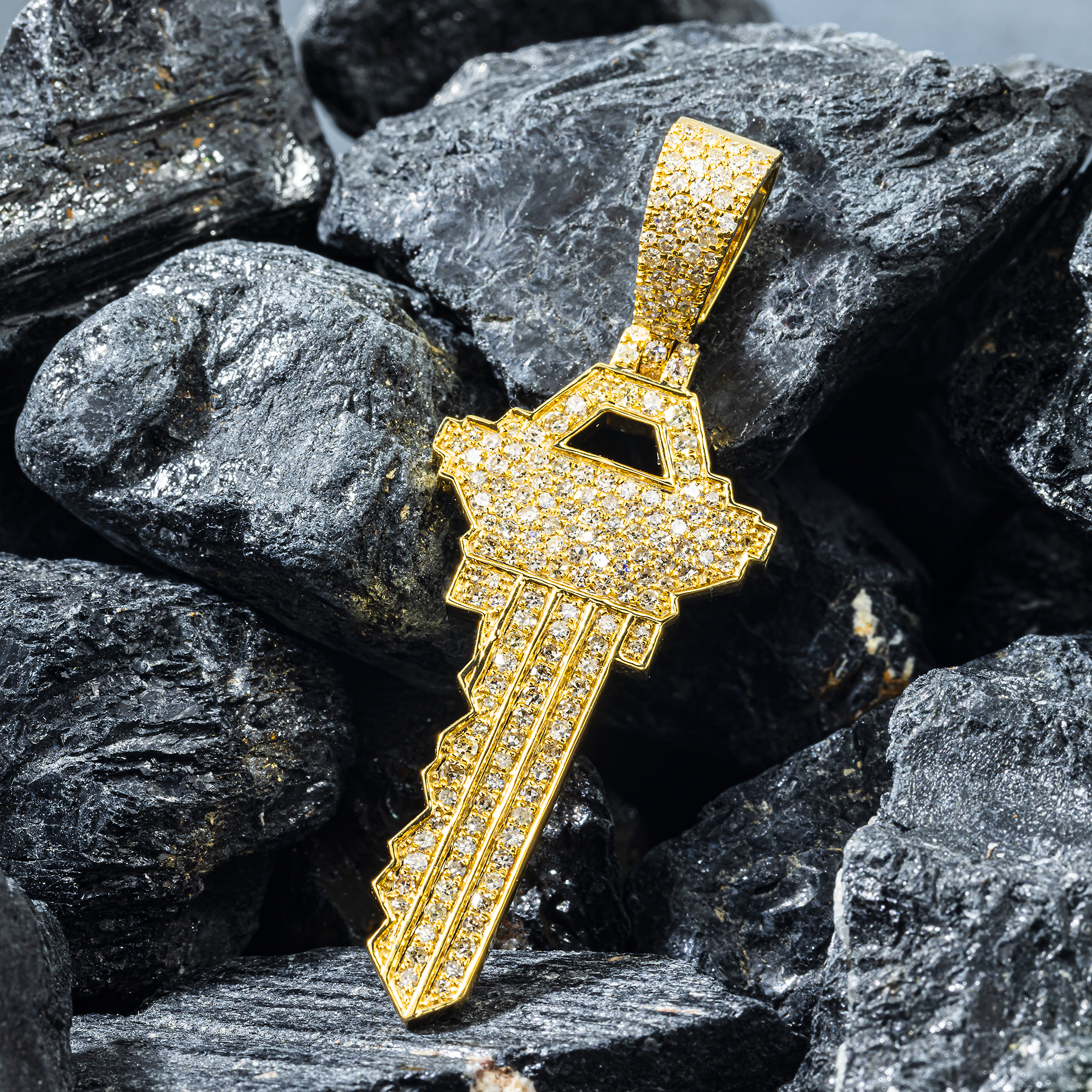 10K GOLD DIAMOND KEY PENDANT 1.26 CT