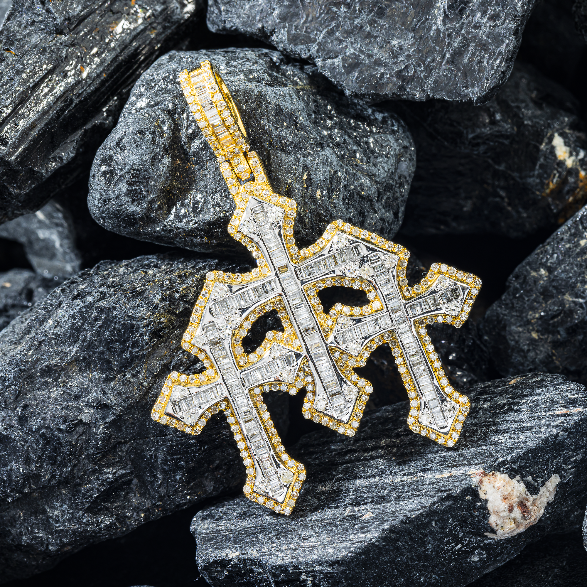 10K GOLD BAGUETTE AND ROUND DIAMOND TRIPLE CROSSES PENDANT 1.50 CT