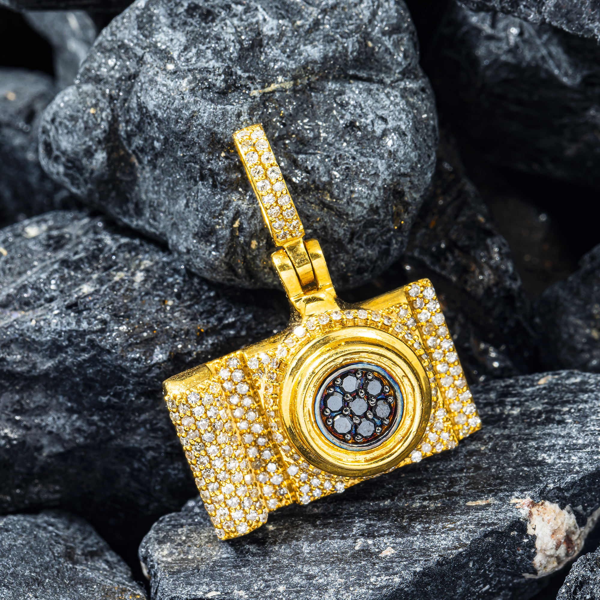 10K GOLD DIAMOND CAMERA PENDANT 1.25 CT