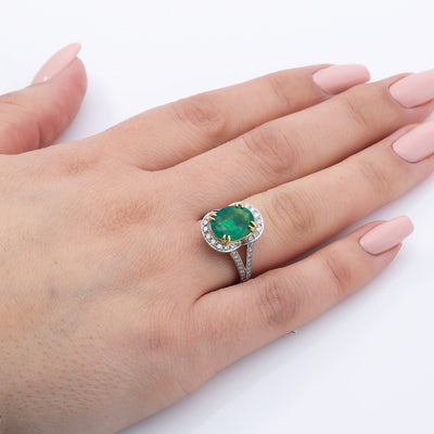 18K White Gold Round Shaped Emerald Ring