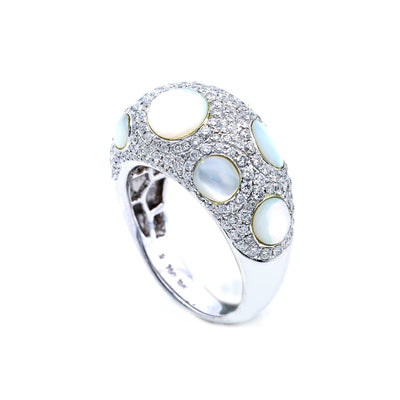 18K White Gold Oval Shaped Ring