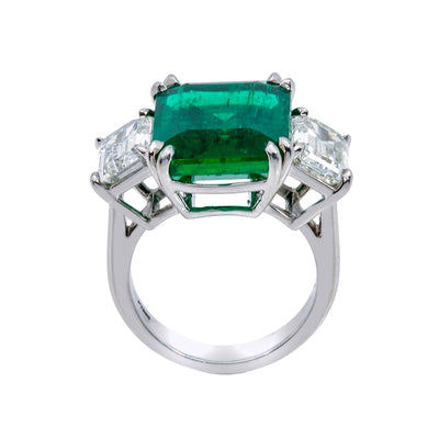 Platinum Rectangular Shape Ring With Emerald