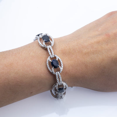 18K White Gold Diamond Bracelet with Round Shaped Sapphires