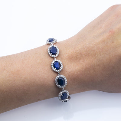 18K White Gold Diamond Bracelet with Round Shaped Sapphires